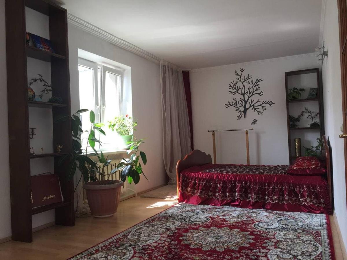 Guest House On Maksimova 9 알마티 외부 사진