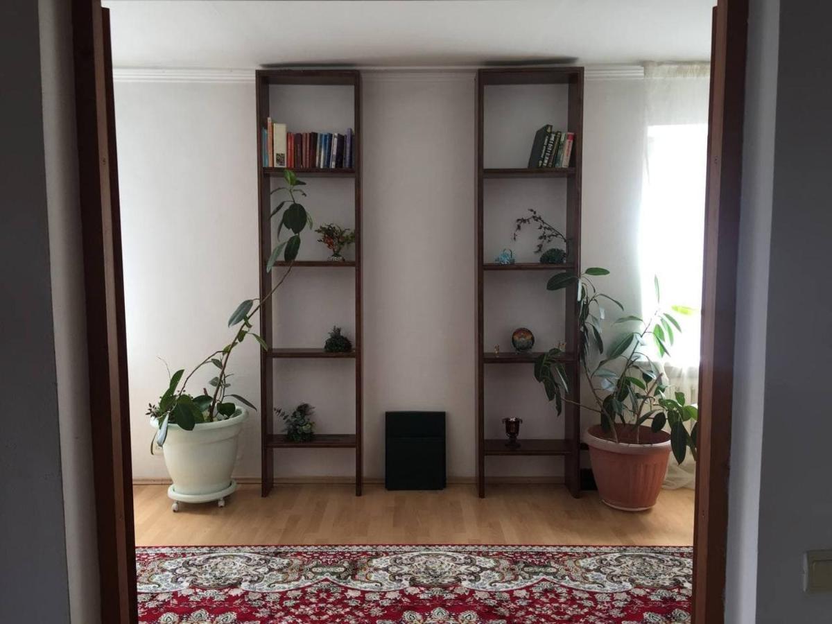 Guest House On Maksimova 9 알마티 외부 사진